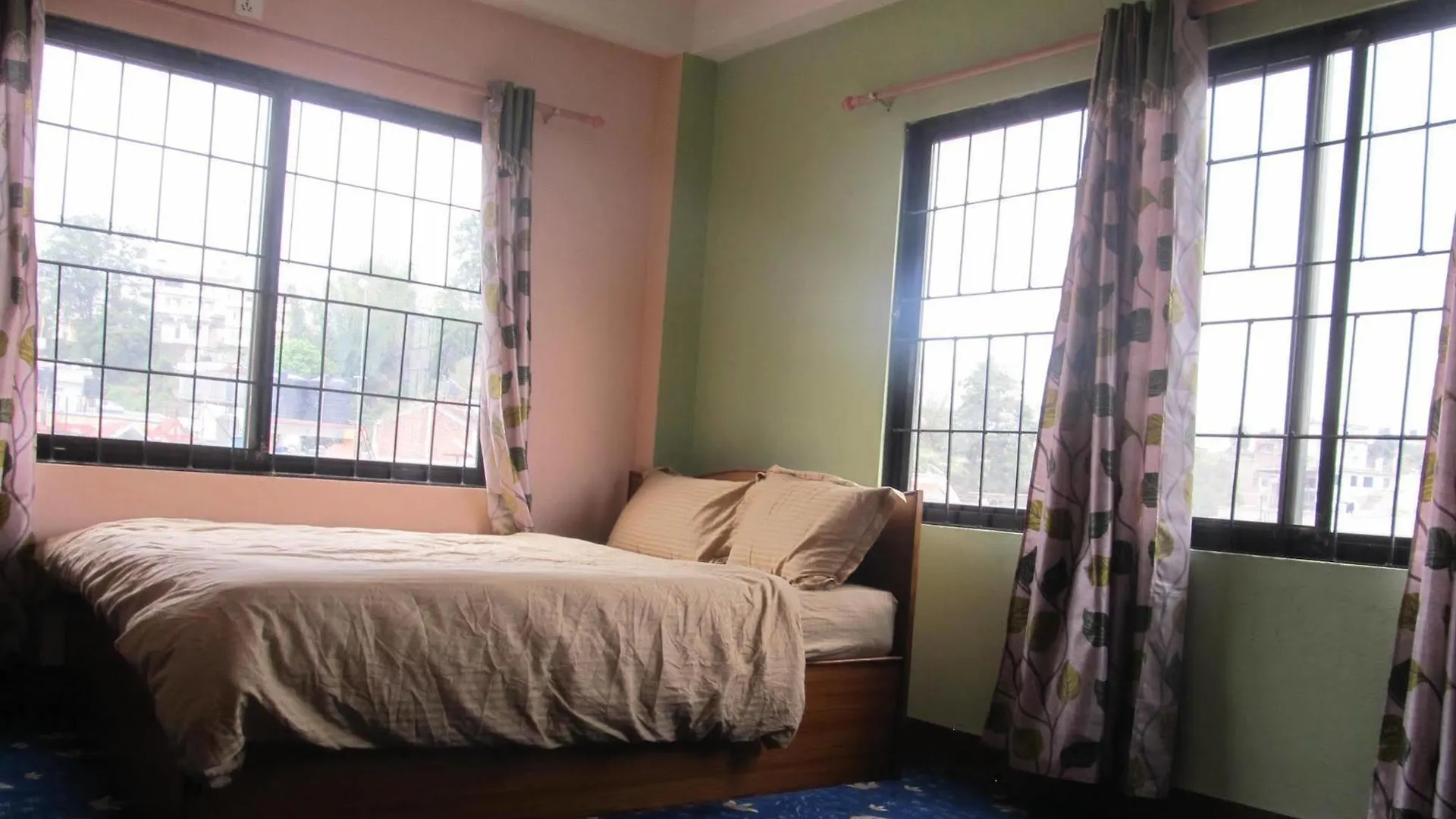 Sunrise Homestay カトマンズ